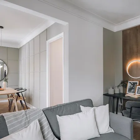 Апартаменты Barnett - 2 Bedrooms And Balcony In Campolide