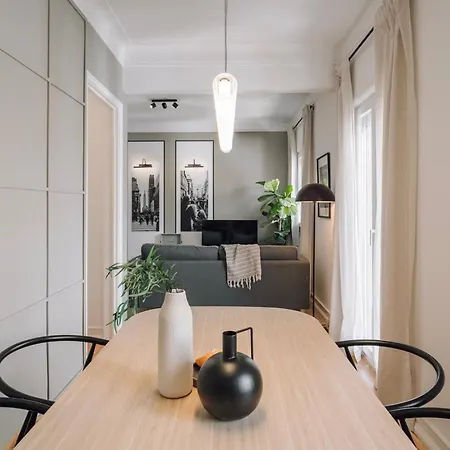 Апартаменты Barnett - 2 Bedrooms And Balcony In Campolide *