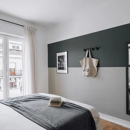 アパート Barnett - 2 Bedrooms And Balcony In Campolide リスボン