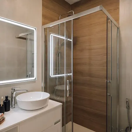 Barnett - 2 Bedrooms And Balcony In Campolide リスボン